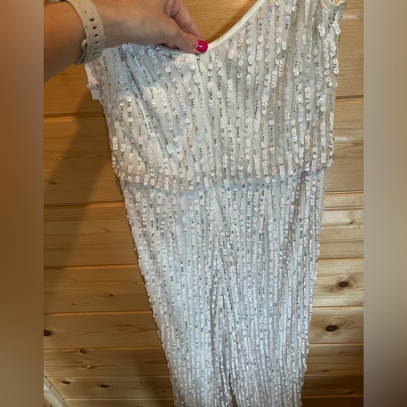 Elegant White Jumpsuit - Picture 6 of 7